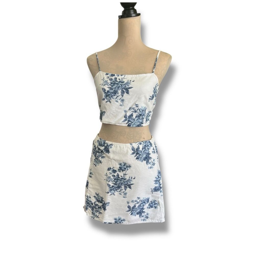 American Eagle Blue and White Floral Cotton Linen Skirt Set, Medium